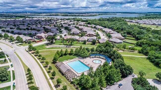 Building Photo - 932 Lake Cypress Ln