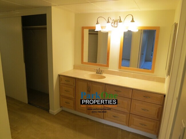 Building Photo - Condo Available in the Keys! Near Downtown Walnut Creek, Close to BART and the Freeway!