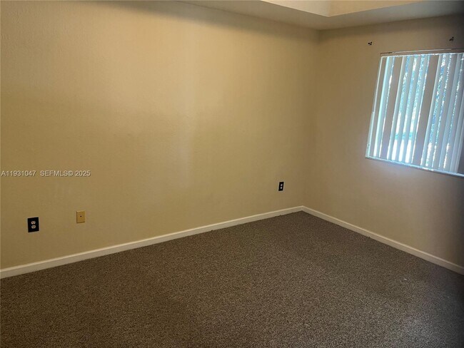 Building Photo - 2508 SE 14th Ave