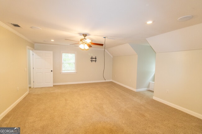 Building Photo - 906 Monarch Cir
