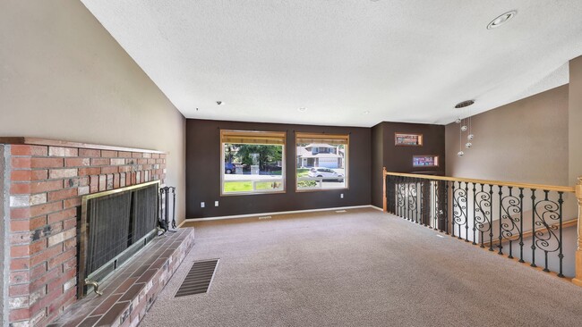 Building Photo - 6127 Parkside Dr