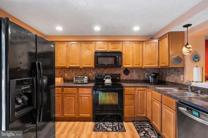 Building Photo - 15017 Oak Crest Ct