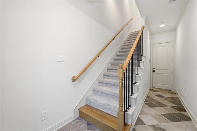 Building Photo - 8225 Short St