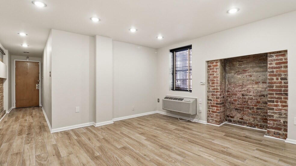 Building Photo - 1450 Harvard St NW