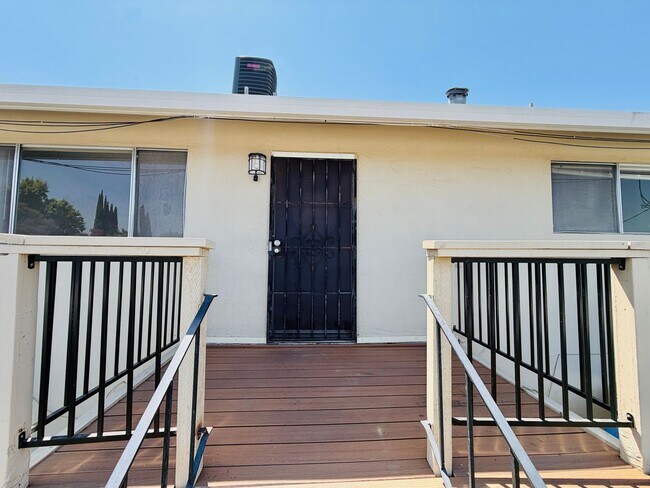 Building Photo - 203 W Benjamin Holt Dr