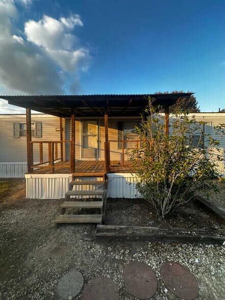 Building Photo - 33230 Walker North Rd