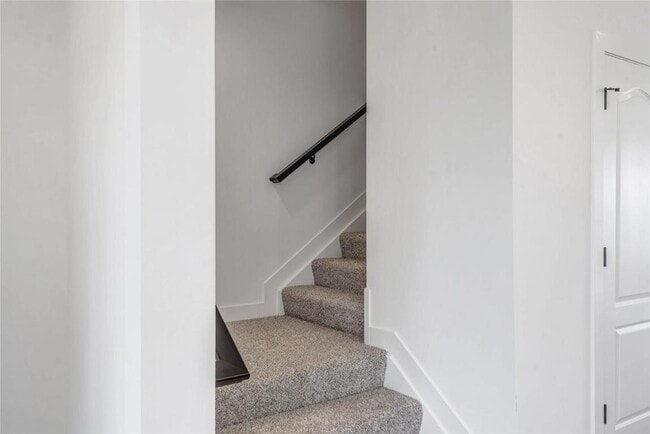 Building Photo - 16507 Honey Locust Dr