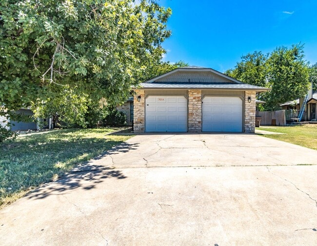 Primary Photo - 701 Country Aire Dr