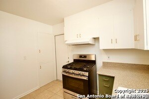 Building Photo - 922 Sumner Dr
