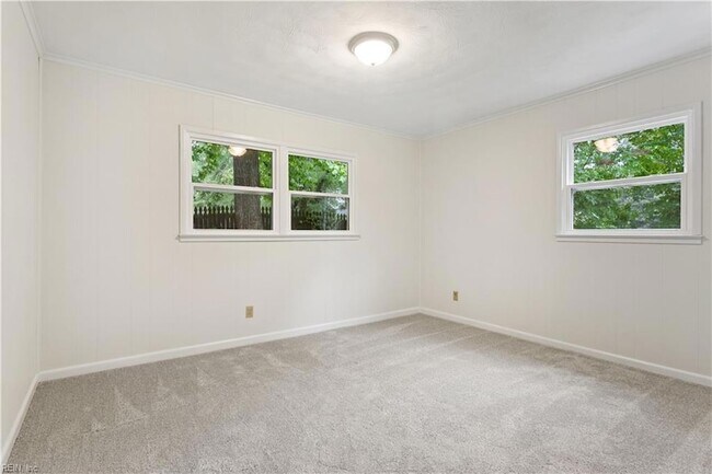 Building Photo - 73 Stanley Dr