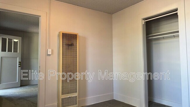 Building Photo - 2901 5th Ave