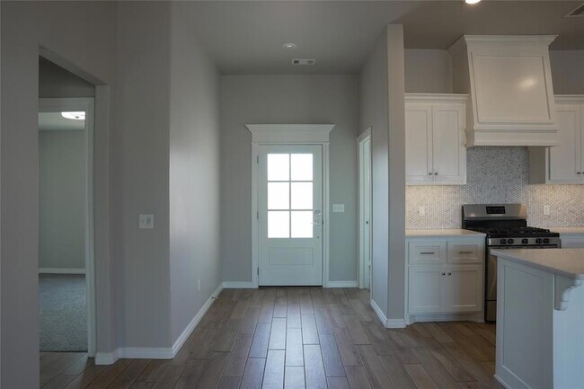 Building Photo - 5216 Bing Cir