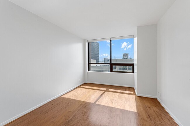 Building Photo - 5150 Hidalgo St