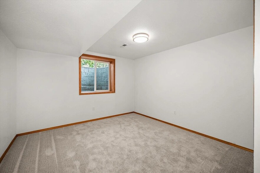 Building Photo - 3415 S Morrill Dr
