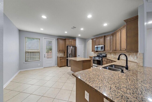 Building Photo - 119 Red Eagle Ct