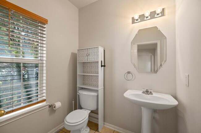 Building Photo - 12202 Mardi Gras Dr