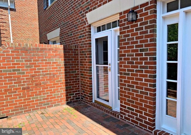 Building Photo - 1040 N Royal St