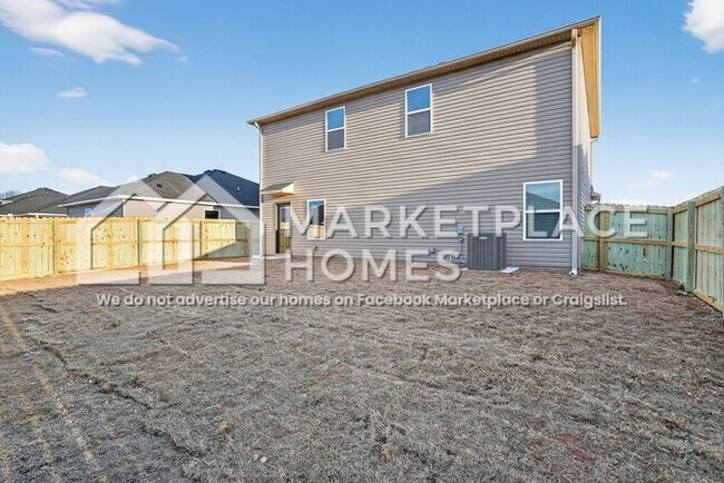 Building Photo - 2644 E Gila Wy