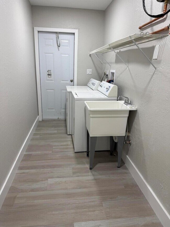 Building Photo - 2225 Raleigh St