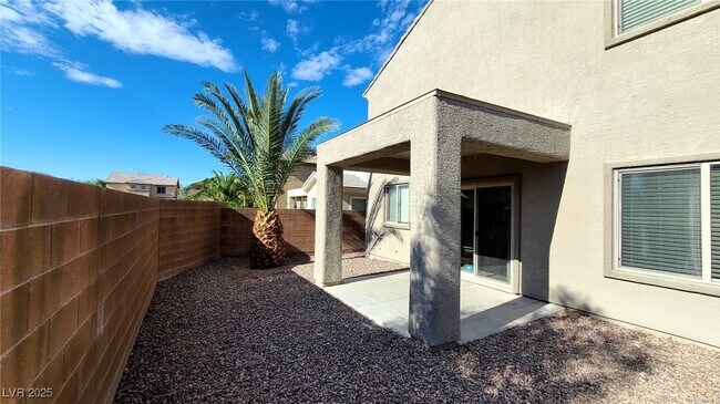 Building Photo - 6842 Feral Dove St