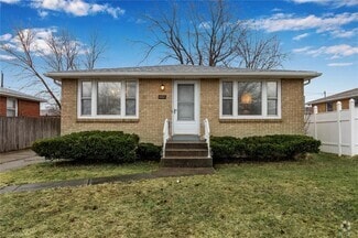 Building Photo - 4867 N Bailey Ave