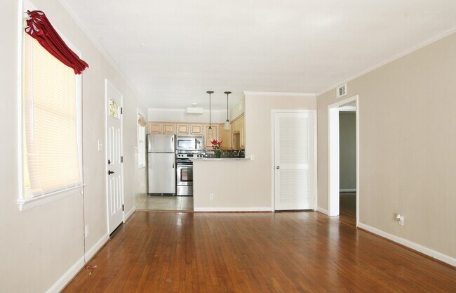 Building Photo - 425 26th Street, Unit 1
