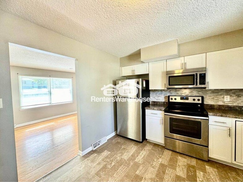 Building Photo - 2731 Bennett Ave