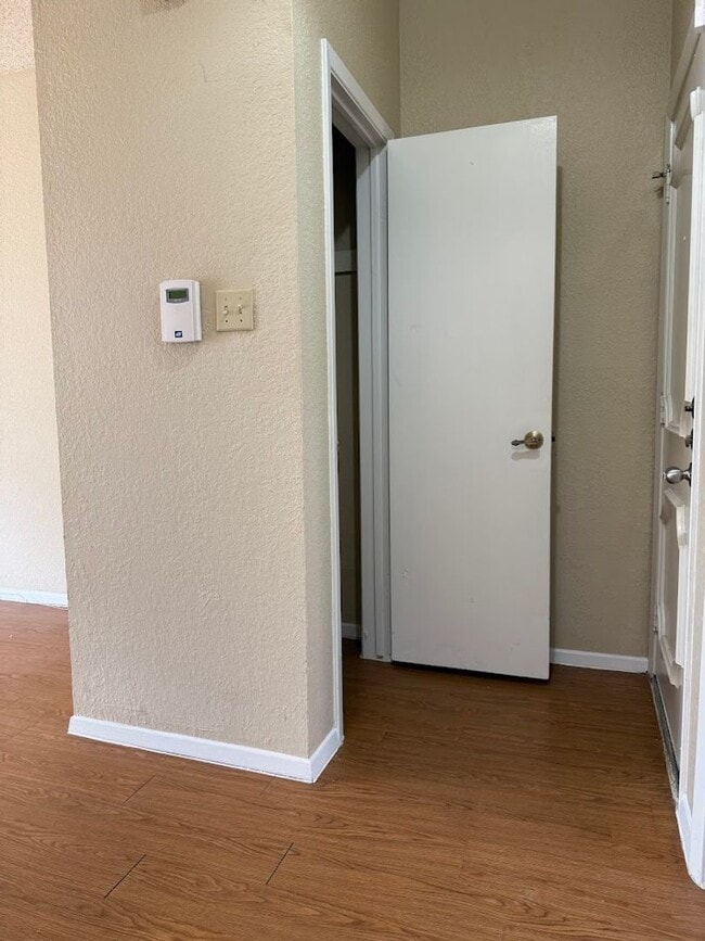 Building Photo - K039 - Croix #223