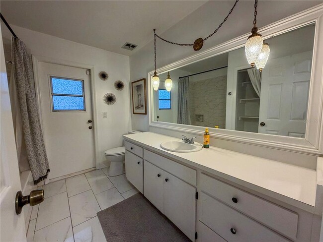 Building Photo - 6242 NW 105th Ave