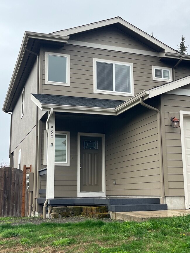 Building Photo - 952 S 58th St