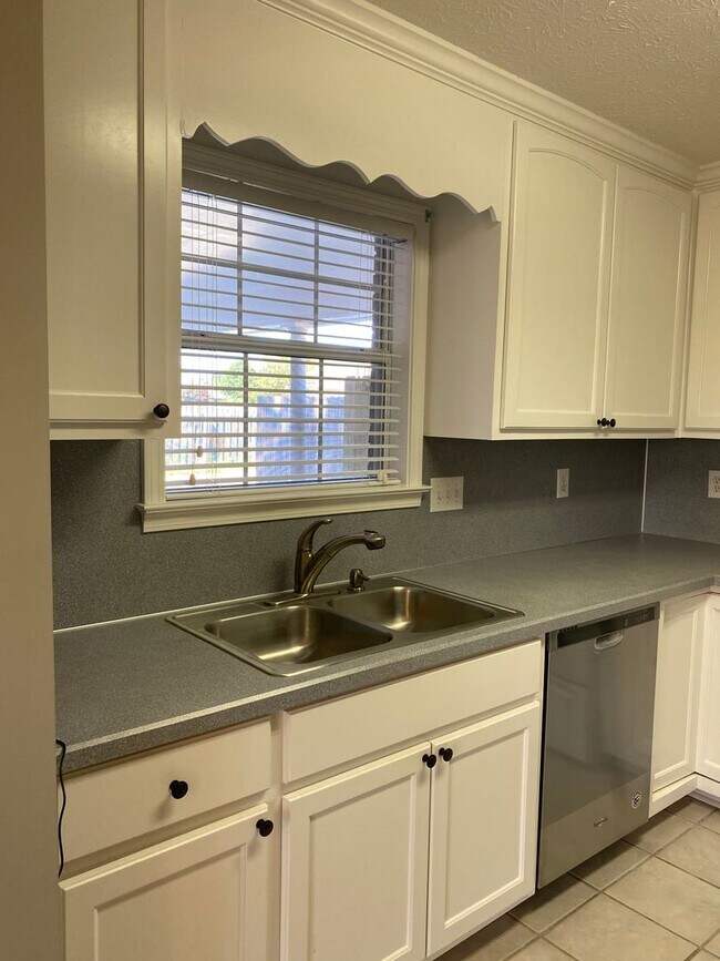 Building Photo - Thorington Trace