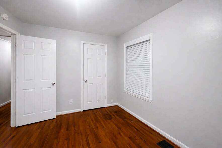 Building Photo - 8122 Rugby Ave