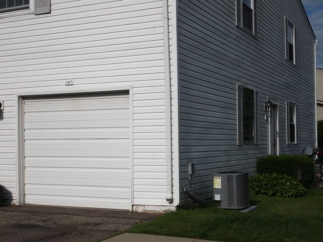 Building Photo - 187 Neptune Dr