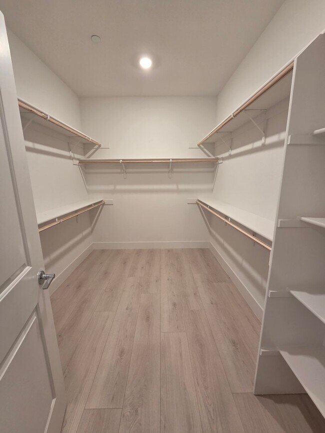 Building Photo - 2-Story 4Bx3.5B House Near Sky River Casino Available Now!!