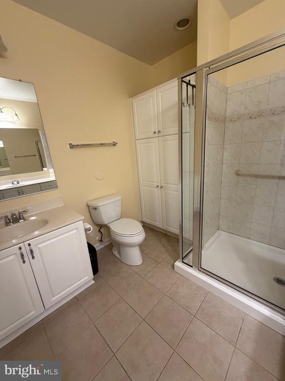 Building Photo - 400 Symphony Cir