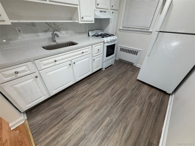 Building Photo - 266 Madison St