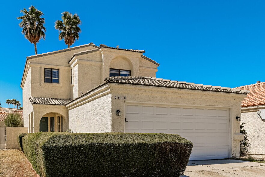 Building Photo - 2010 Waverly Cir