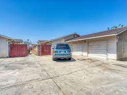 Building Photo - 512 S Dearing Ave