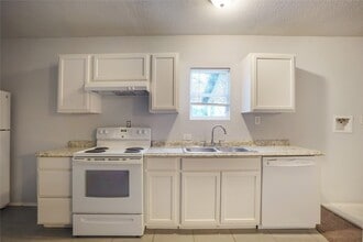 Building Photo - 22855 E Martin Dr