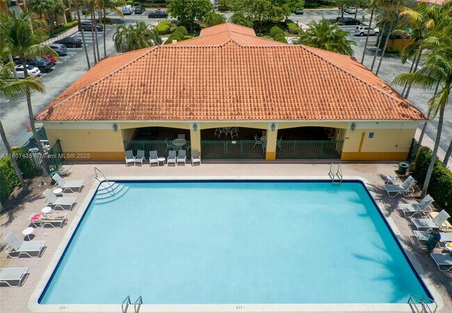 Building Photo - 7330 NW 114th Ave