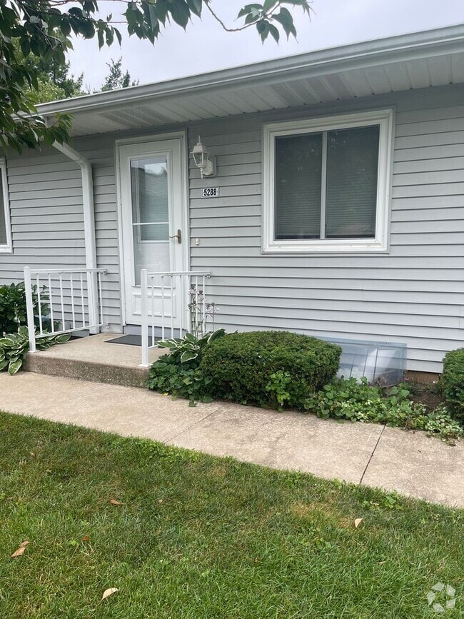 Building Photo - Two Bedroom 55+ Condo in Kalamazoo