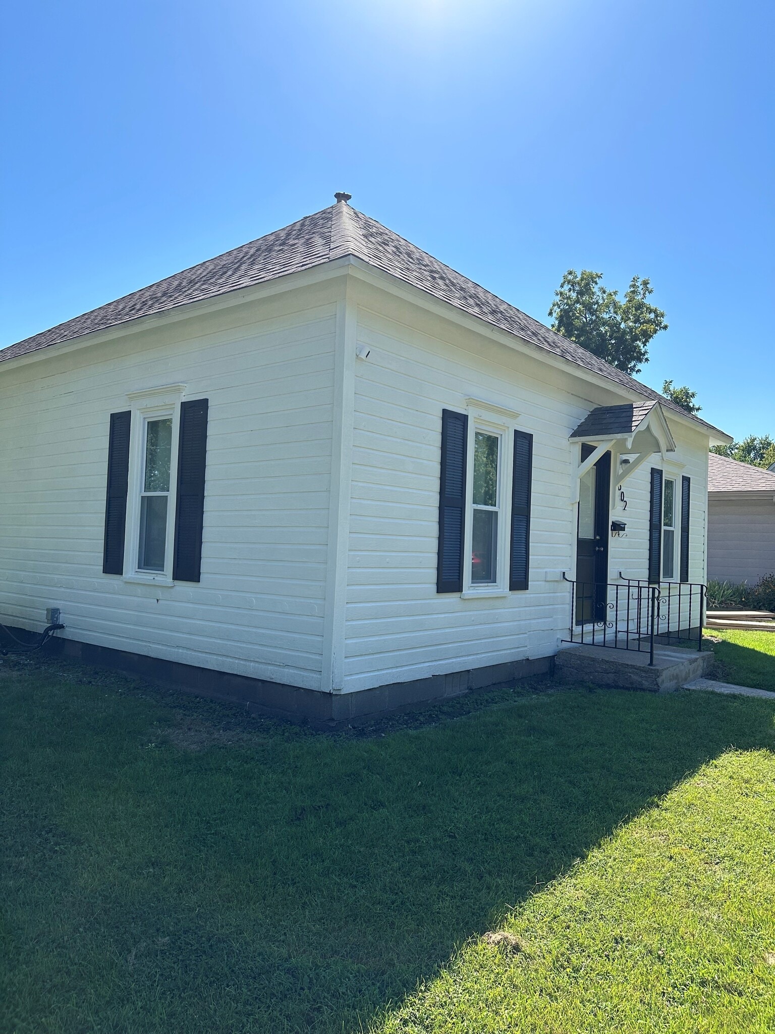Building Photo - 602 Elk St