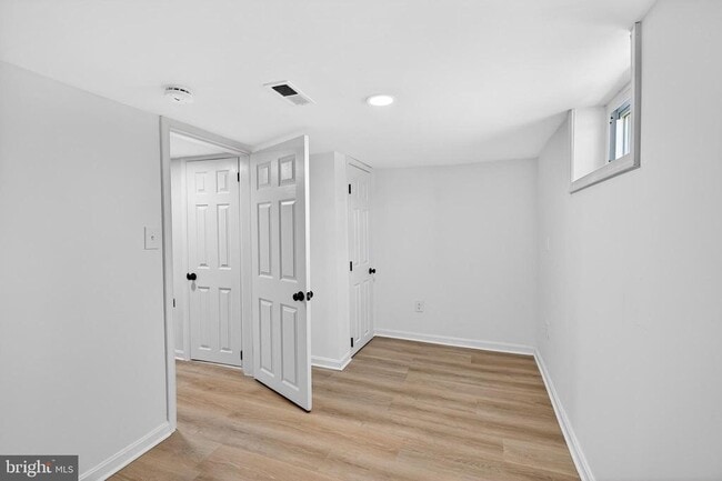 Building Photo - 1870 Yakona Rd