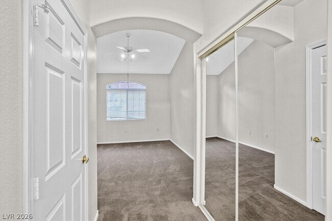 Building Photo - 75 N Valle Verde Dr