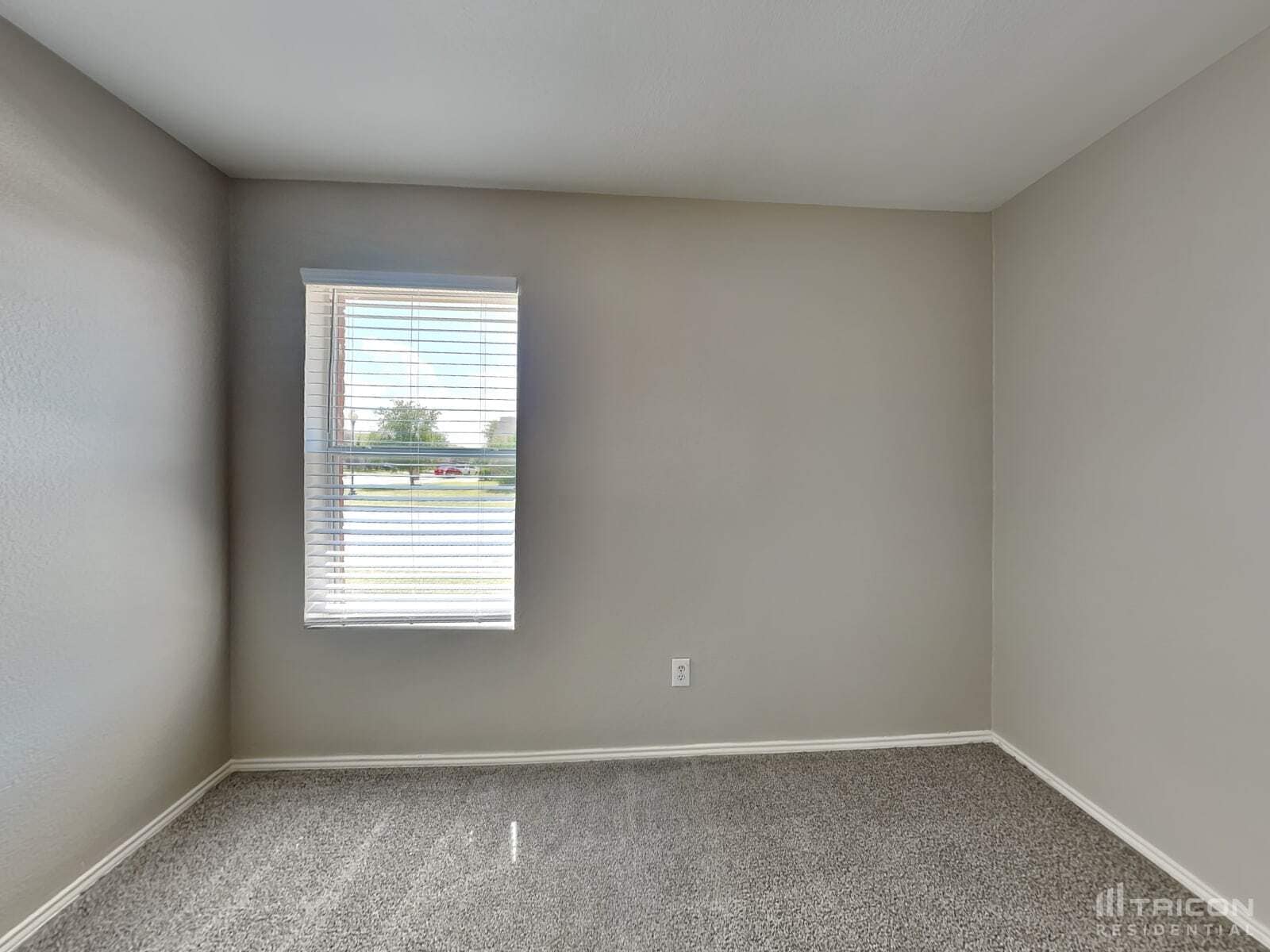 Building Photo - 1301 Water Lily Dr