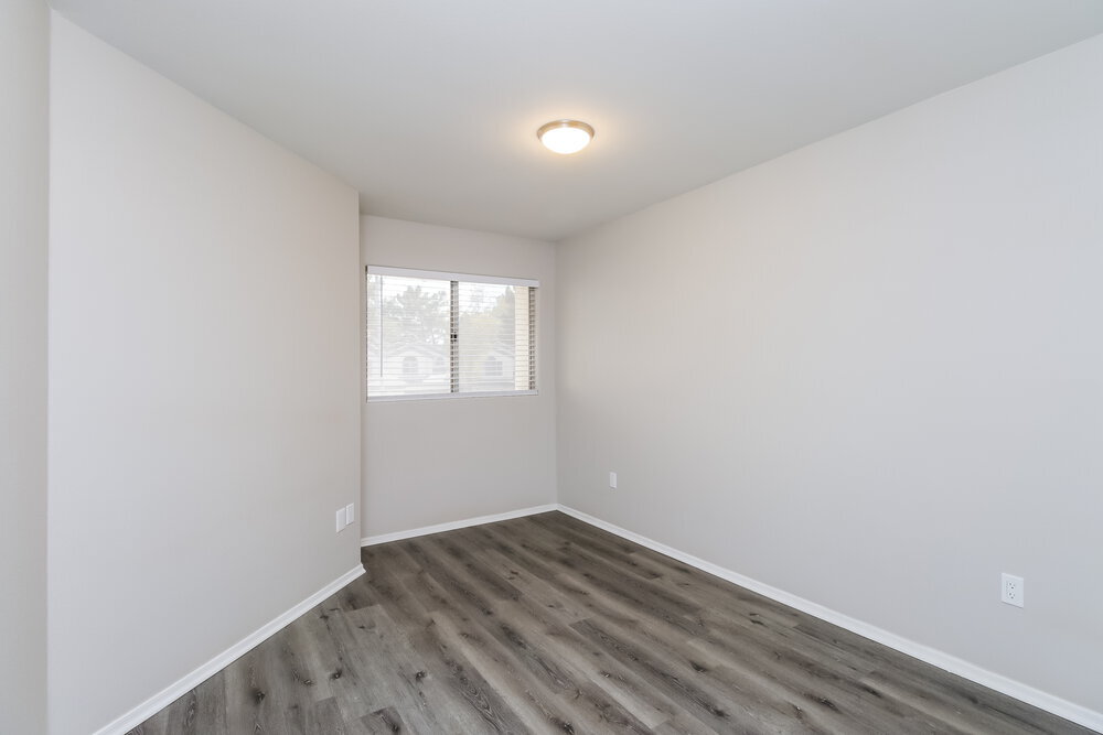 Building Photo - 425 S Sunrise Dr