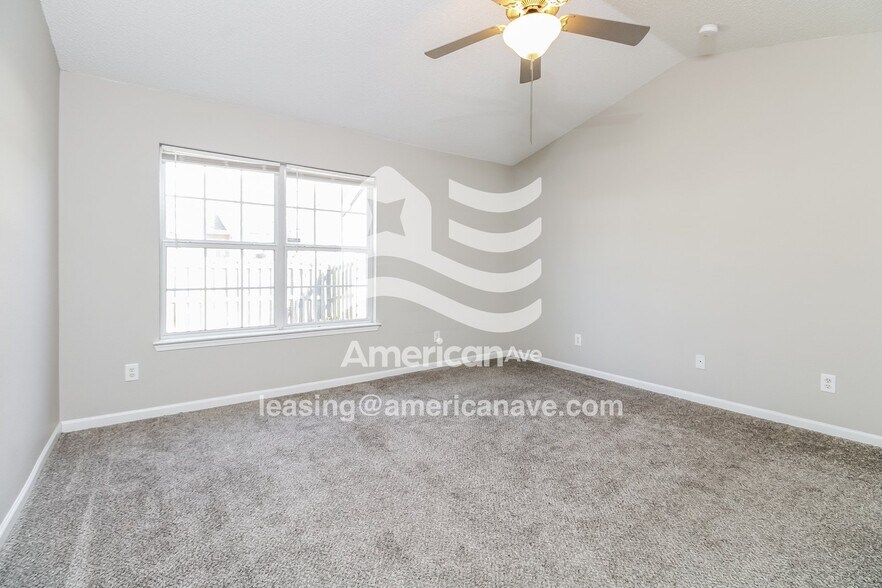 Building Photo - 406 Wincrest Ln