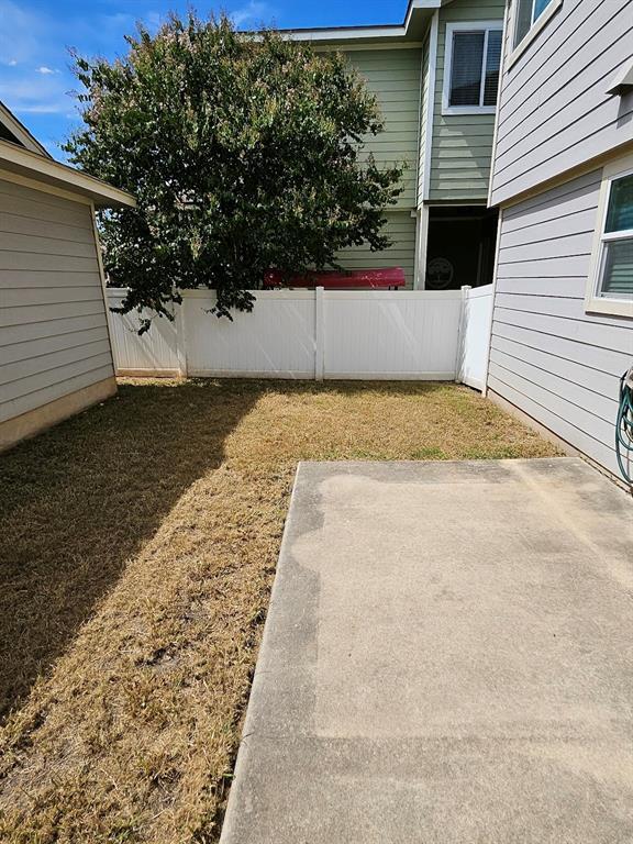 Building Photo - 1817 Enchanted Rock Dr