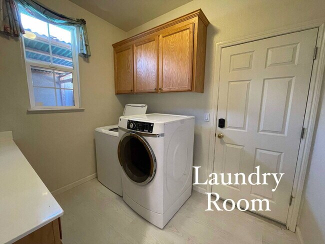 Building Photo - 1731 Petit Peak Ct