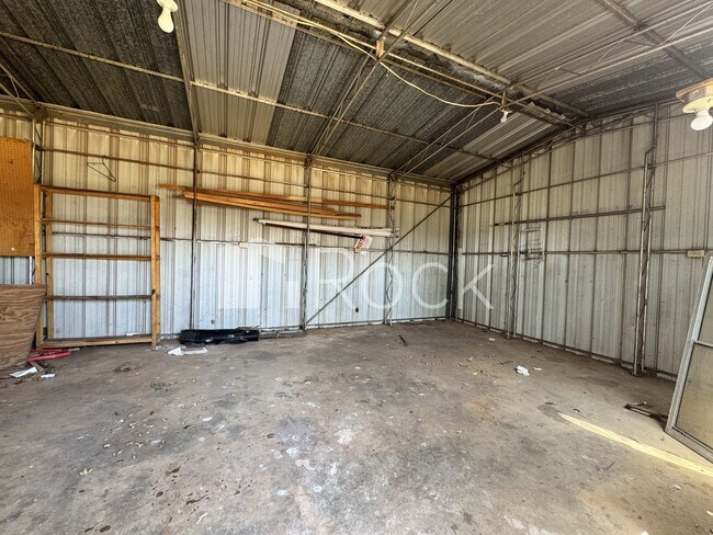 Building Photo - 1005 Van Buren Ave NW